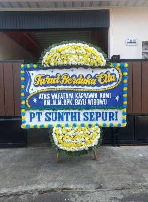 Papan Bunga Duka di Tanah Putih